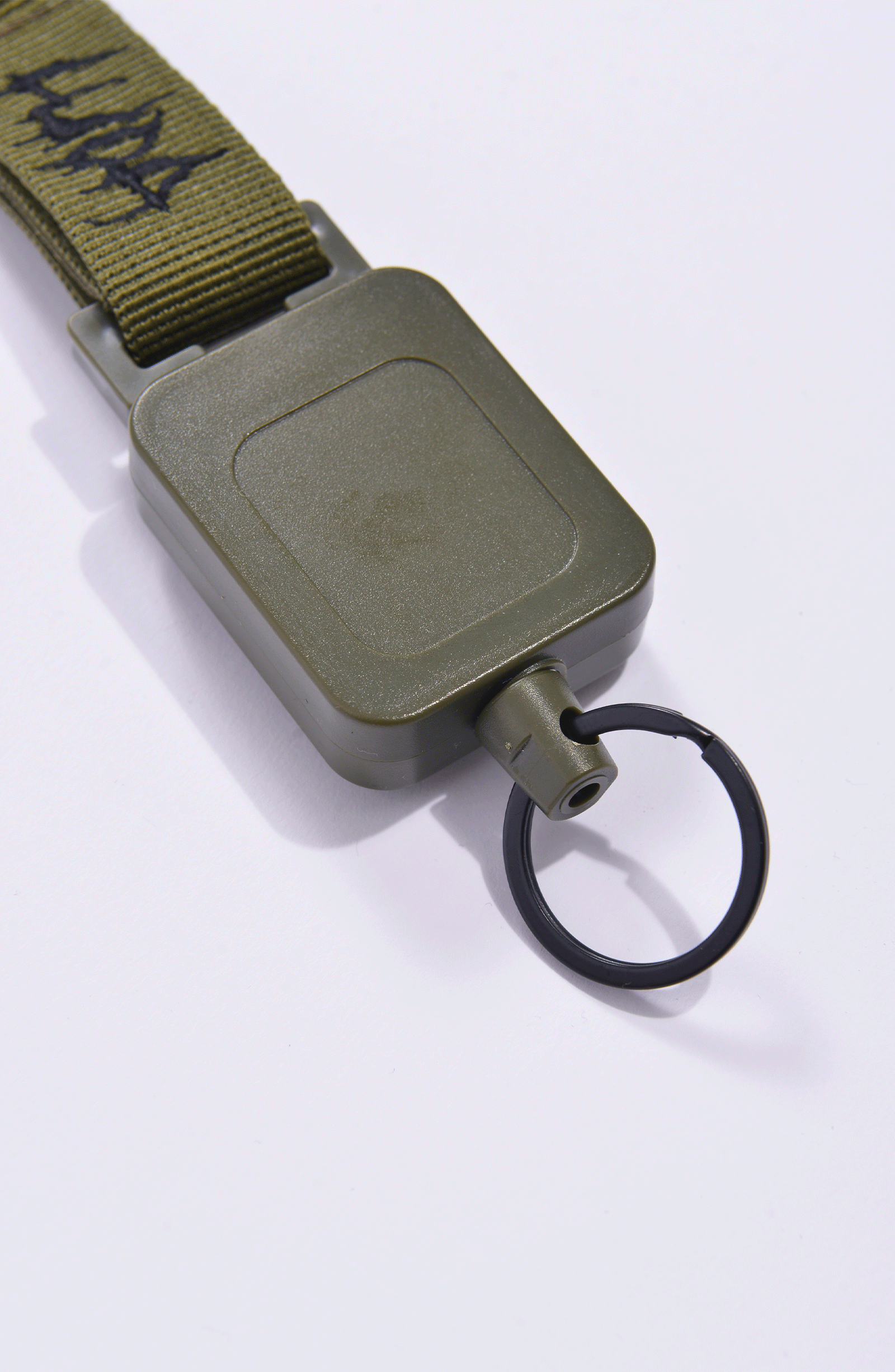 Luda - Green Retractable Keychain