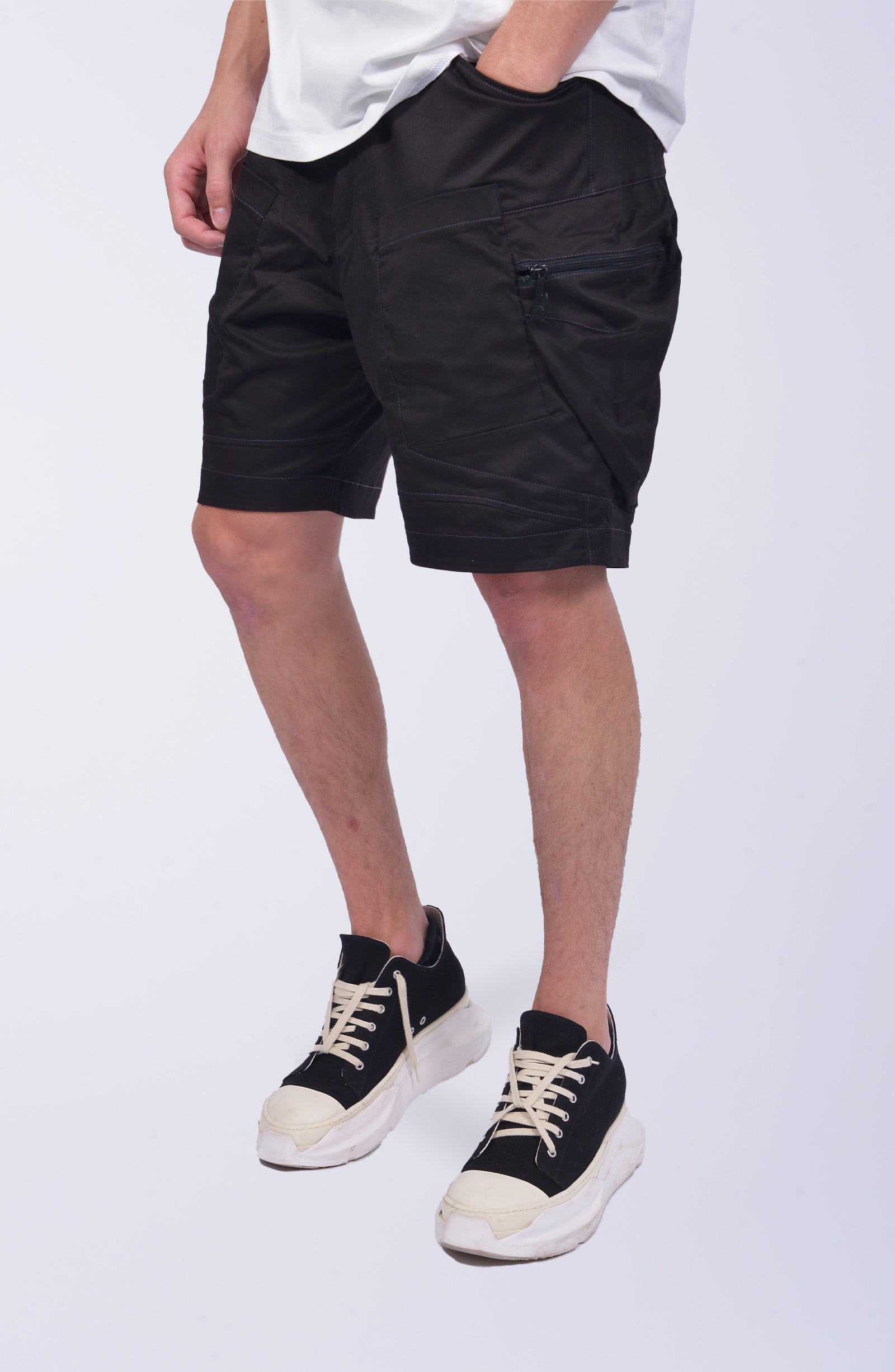 Luda - Buckle Shorts - Black