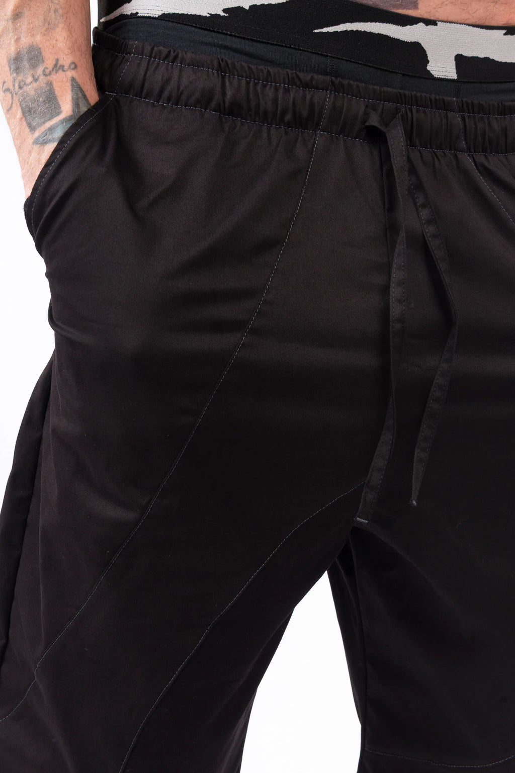 Luda - Asymmetric Black Shorts