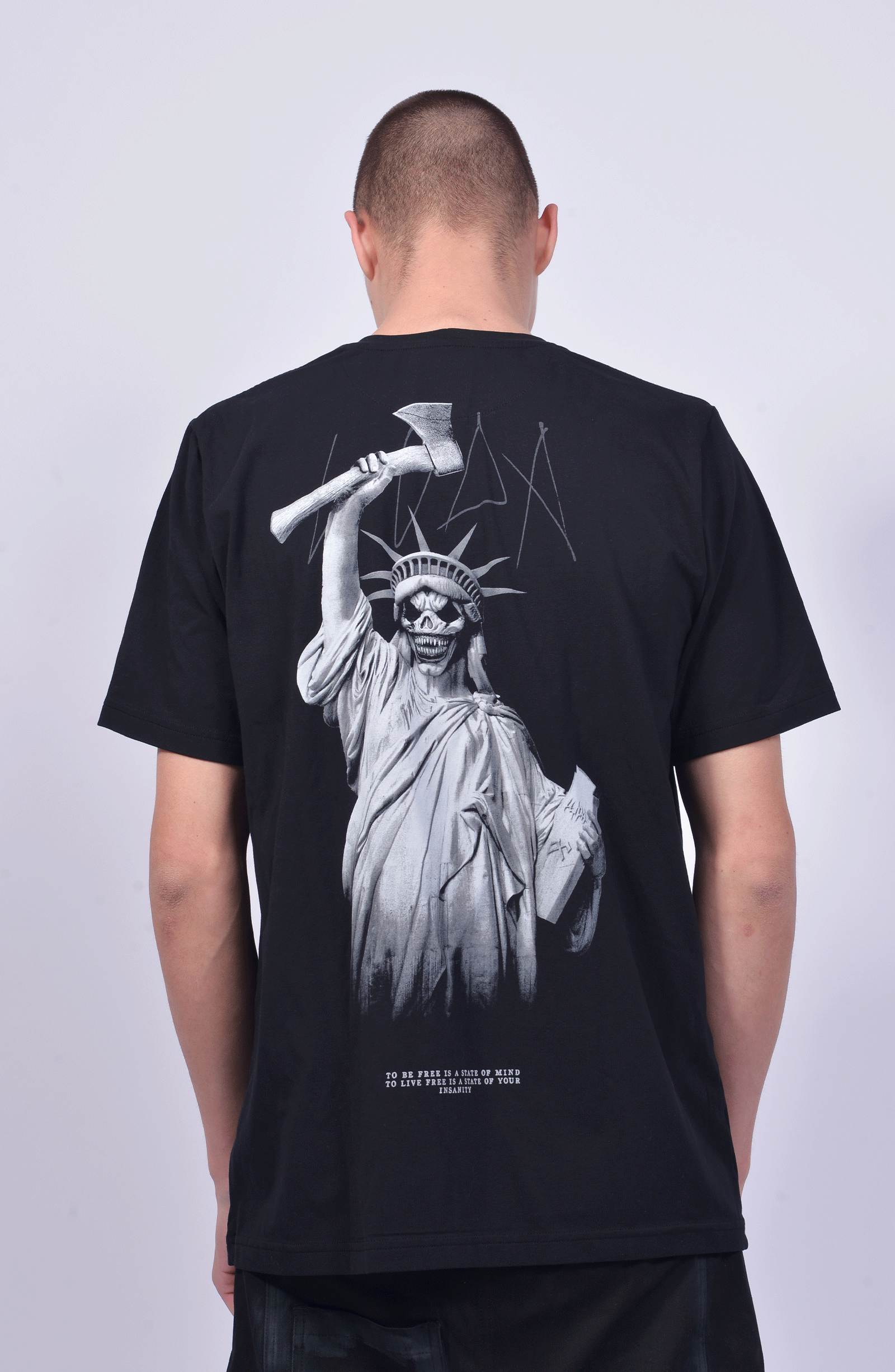 Luda - Luda's Statue T-Shirt