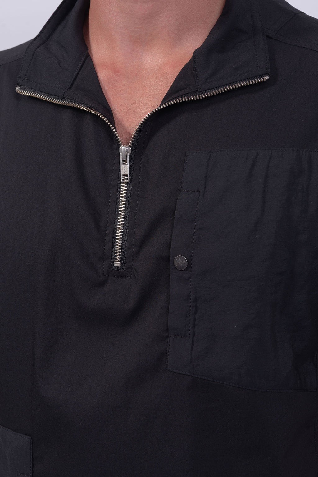 Luda - Pockets  T-Shirt