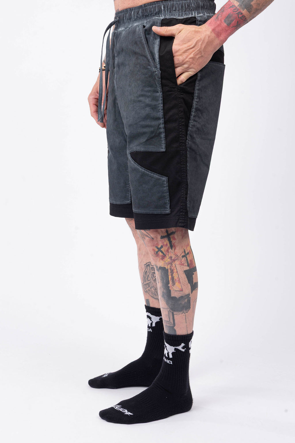 Luda - Cotton Jagged Shorts - Dark