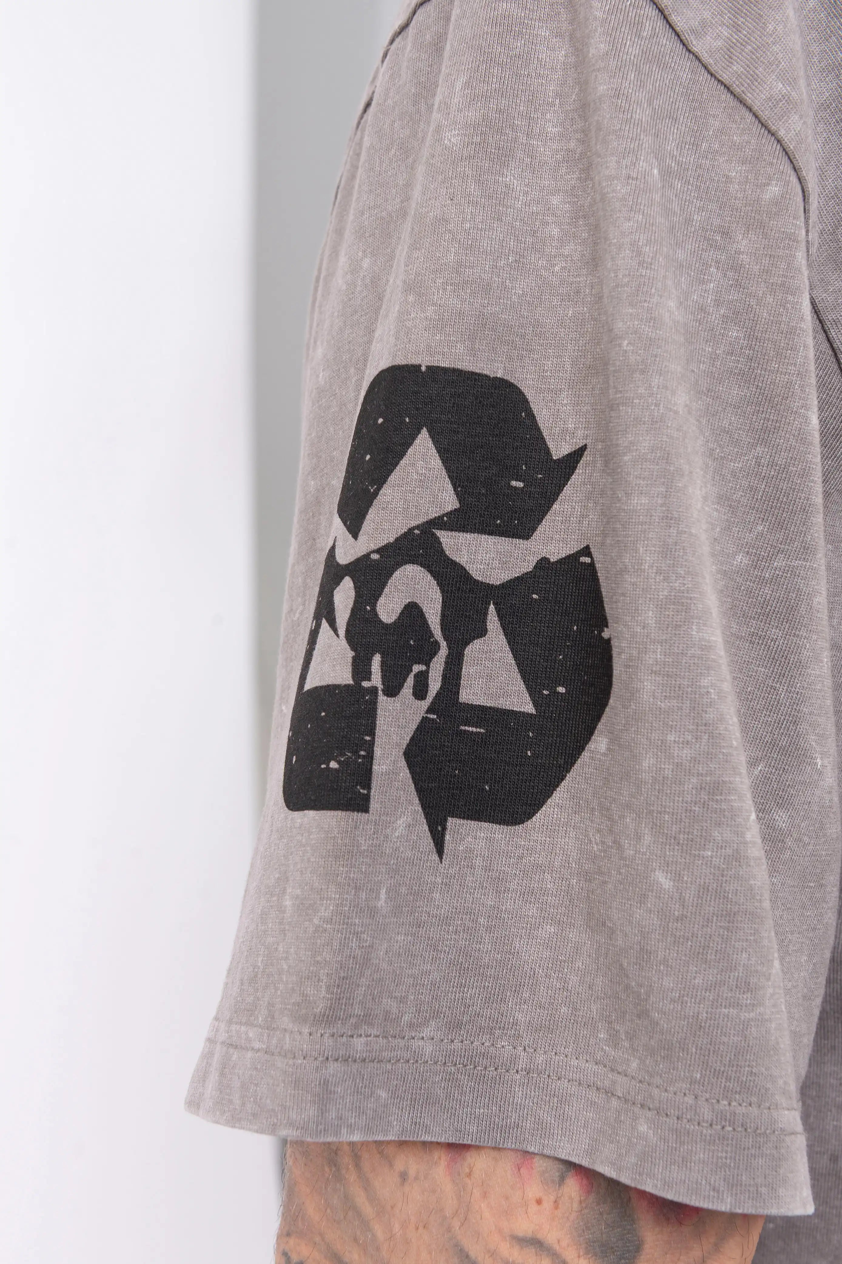 Luda -  Luda Gang Mask T-Shirt