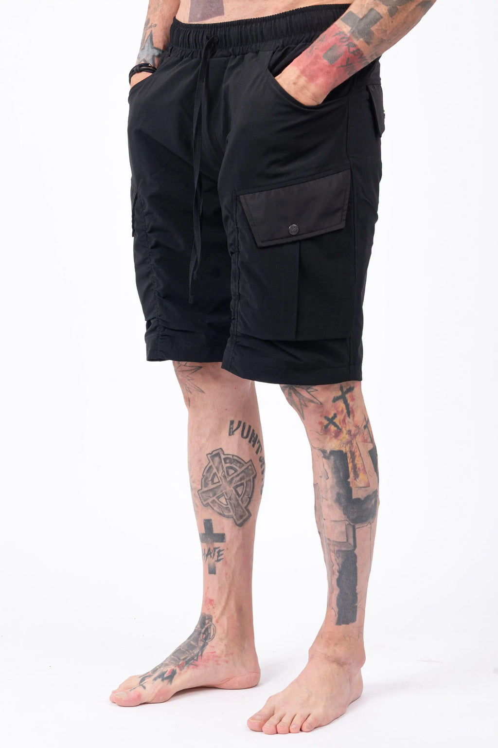 Luda - Cargo All Black Shorts
