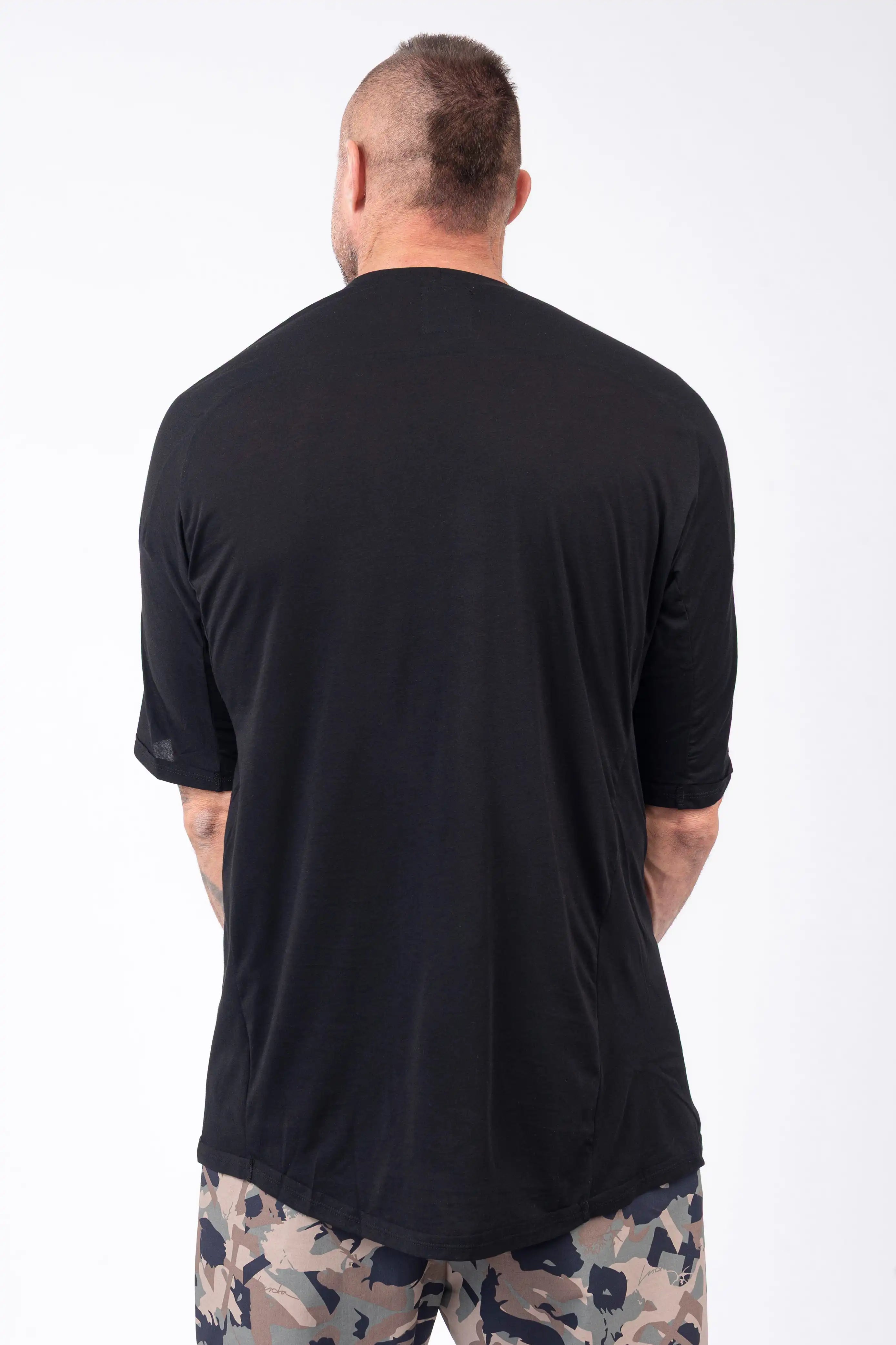 Luda - Plain Black T-Shirt